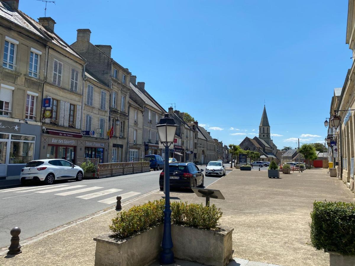 La Lumineuz Au Coeur Des Plages Du Debarquement Creully sur Seulles Kültér fotó